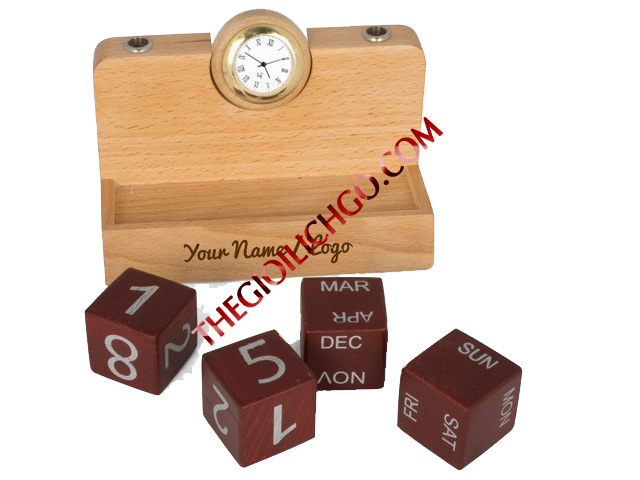 Lịch gỗ để bàn súc sắc