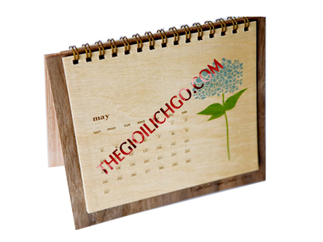 Lịch gỗ để bàn Tết hình tam giác
